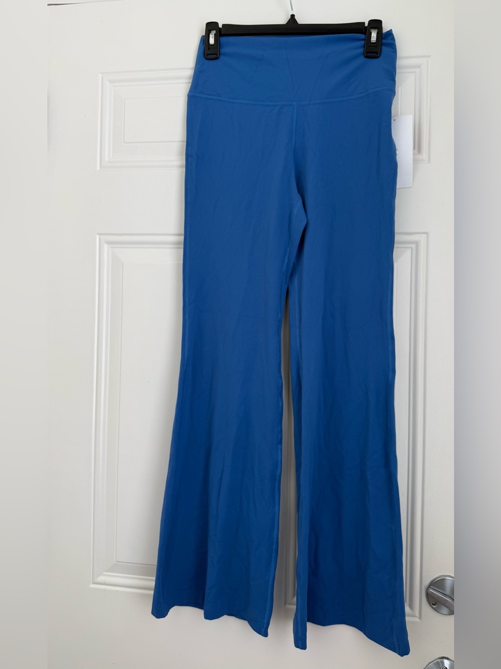 Colorfulkoala High-Waist Flared Leggings in Blue